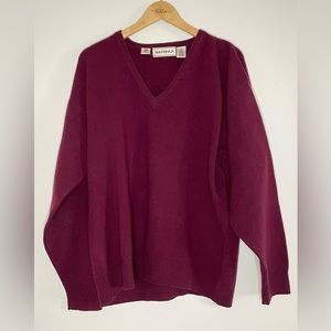 Vintage Hastings Pure Lambs Wool Men’s Vneck Classic Sweater Sz Large burgundy.